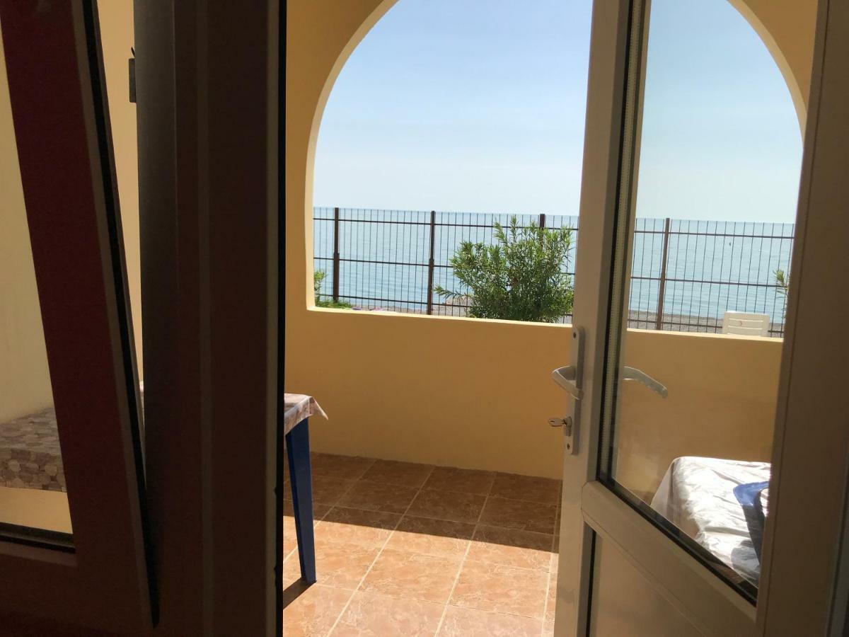 Davel Hotel Gagra Exterior photo