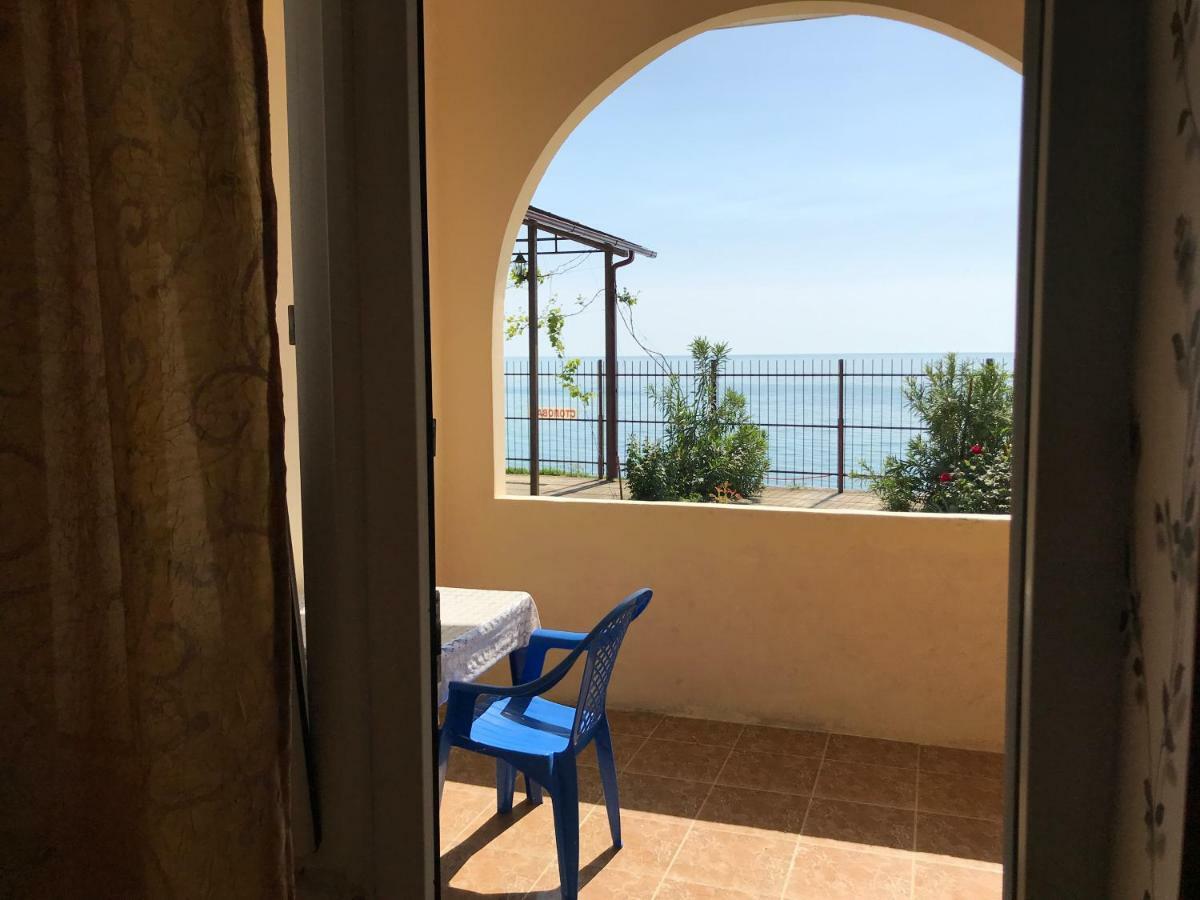 Davel Hotel Gagra Exterior photo